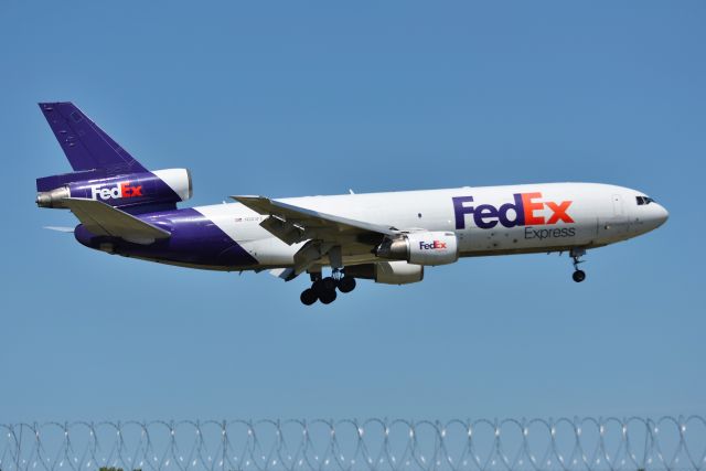 Boeing MD-11 (N303FE)