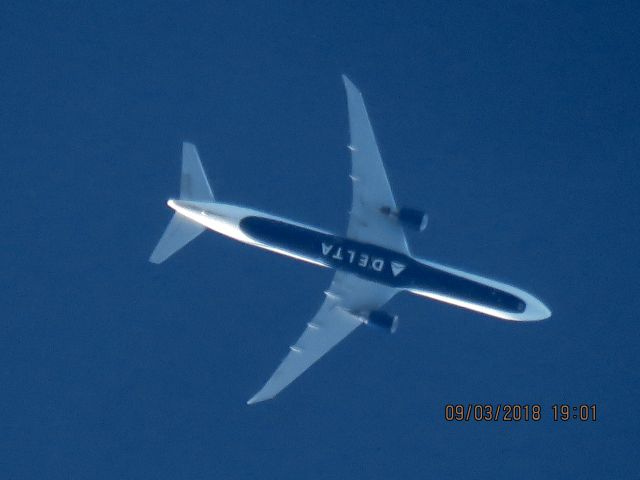 BOEING 767-400 (N832MH)