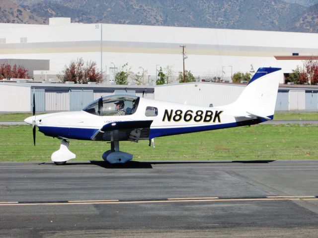 Experimental  (N868BK) - Taxiing to RWY 8R