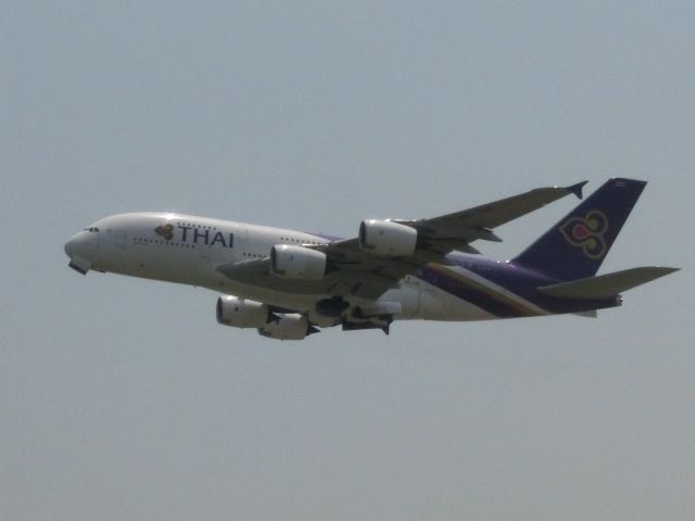 Airbus A380-800 (HS-TUE)