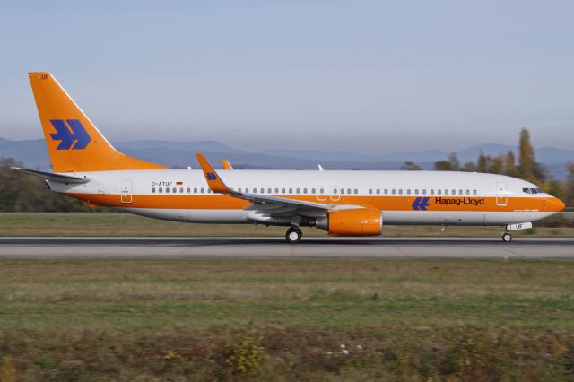 Boeing 737-800 (D-ATUF) - "RetroJet" livery