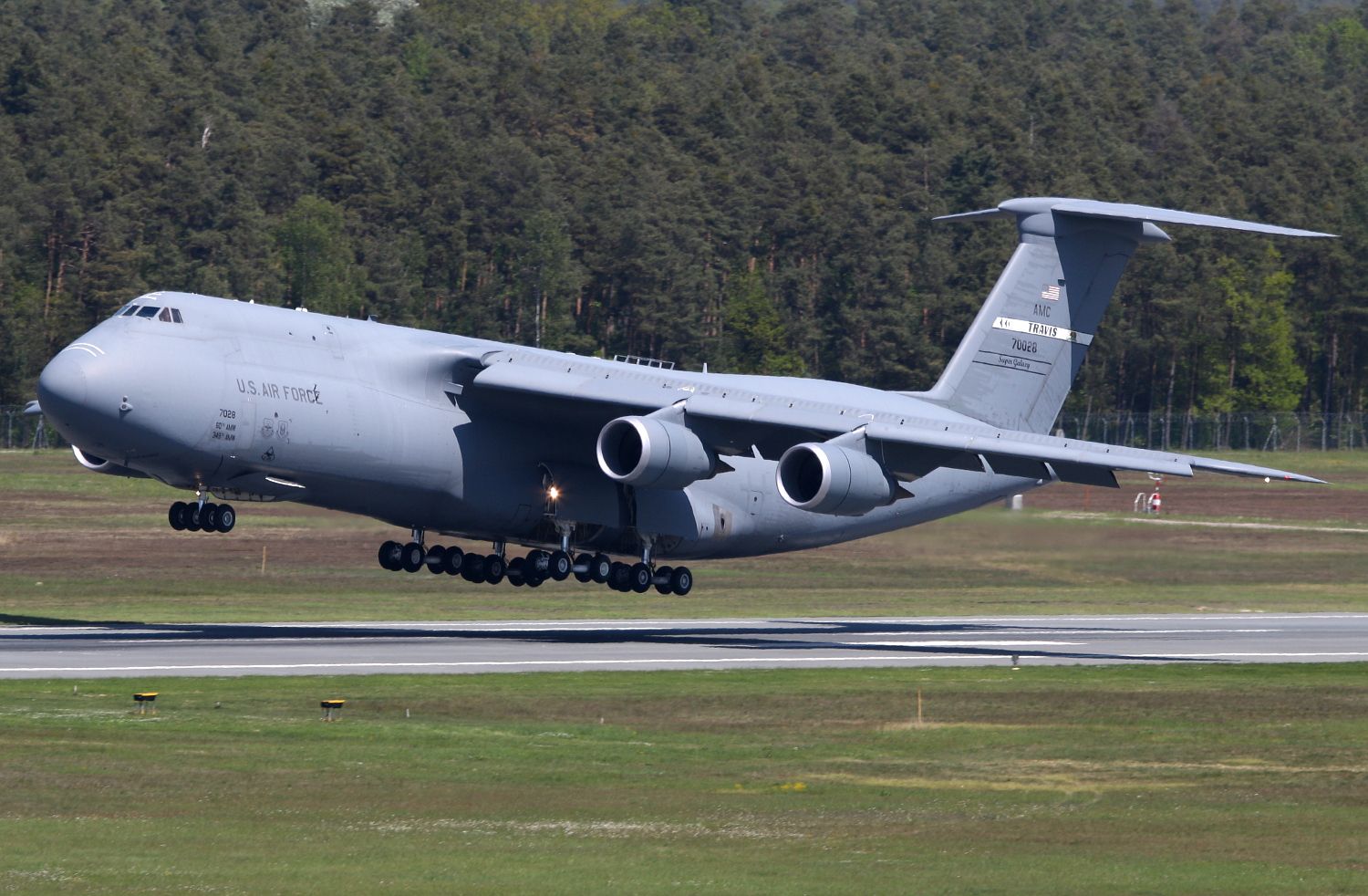 Lockheed C-5 Galaxy (87-0028)