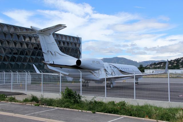 Embraer Legacy 600/650 (VP-CRA) - Cannes le 12 mai 2016 