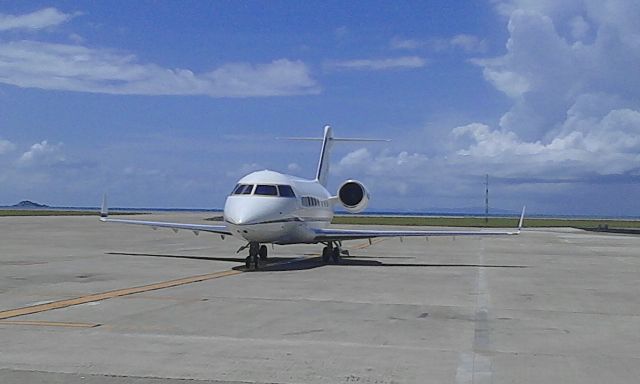 — — - Another look of the plane and what I call Ashanti 1 for the Ashanit king and his delegation after attending the carnivale in Seychelles!