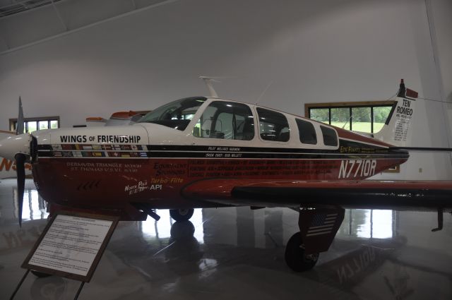 Beechcraft Bonanza (36) (N7710R)