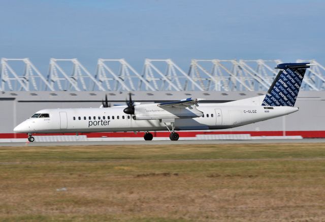 de Havilland Dash 8-400 (C-GLQZ)