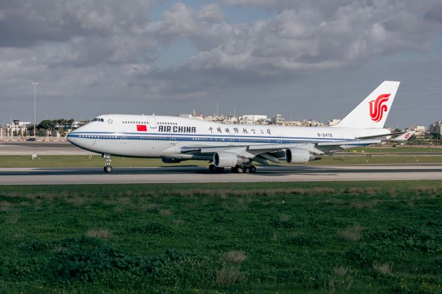 Boeing 747-400 (B-2472)