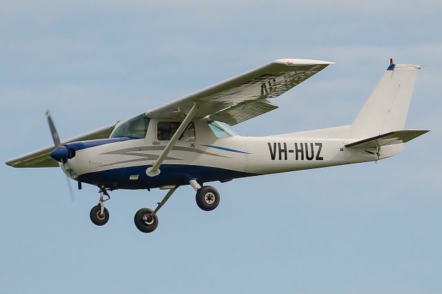 Cessna 152 (VH-HUZ)