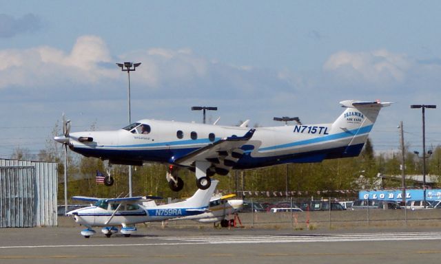 Pilatus PC-12 (N715TL)