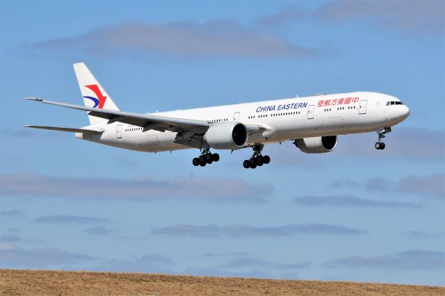 BOEING 777-300 (B-2023)