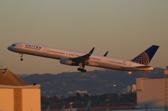 BOEING 757-300 (N75861)