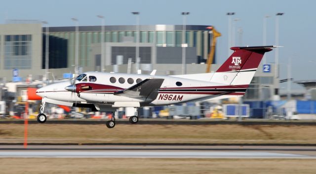 Beechcraft Super King Air 200 (N96AM)