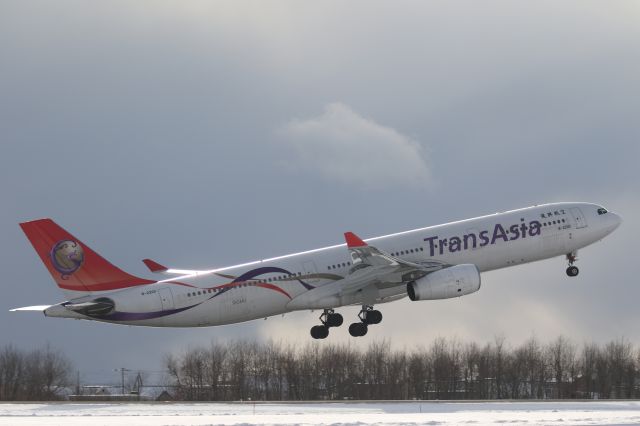 Airbus A330-300 (B-22101) - 17 January 2015:HKD-TPE.