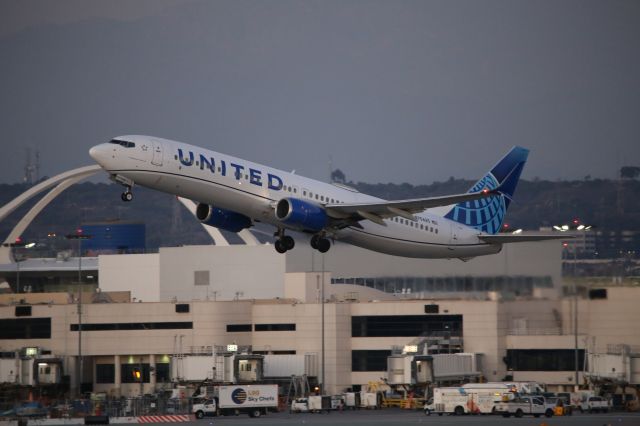 Boeing 737-900 (N75425)