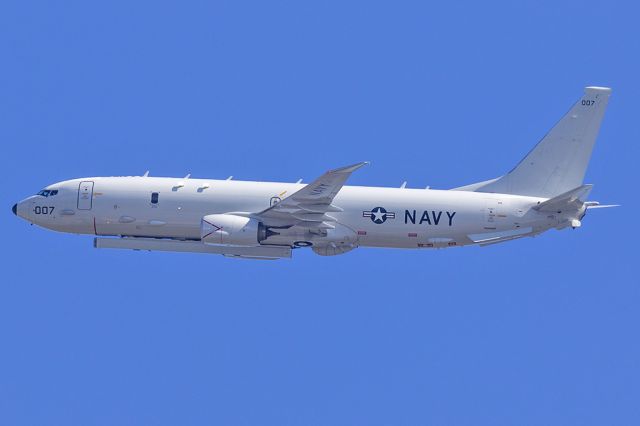 Boeing P-8 Poseidon (16-9007) - Turning base over ADS for DAL. 