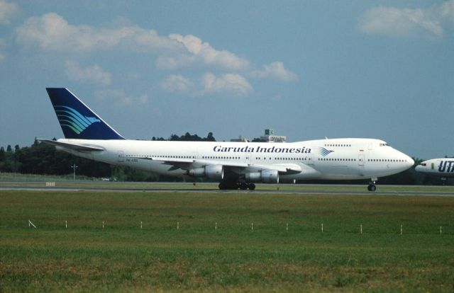 Boeing 747-200 (PK-GSD) - Departure at Narita Intl Airport Rwy16 on 1989/10/10