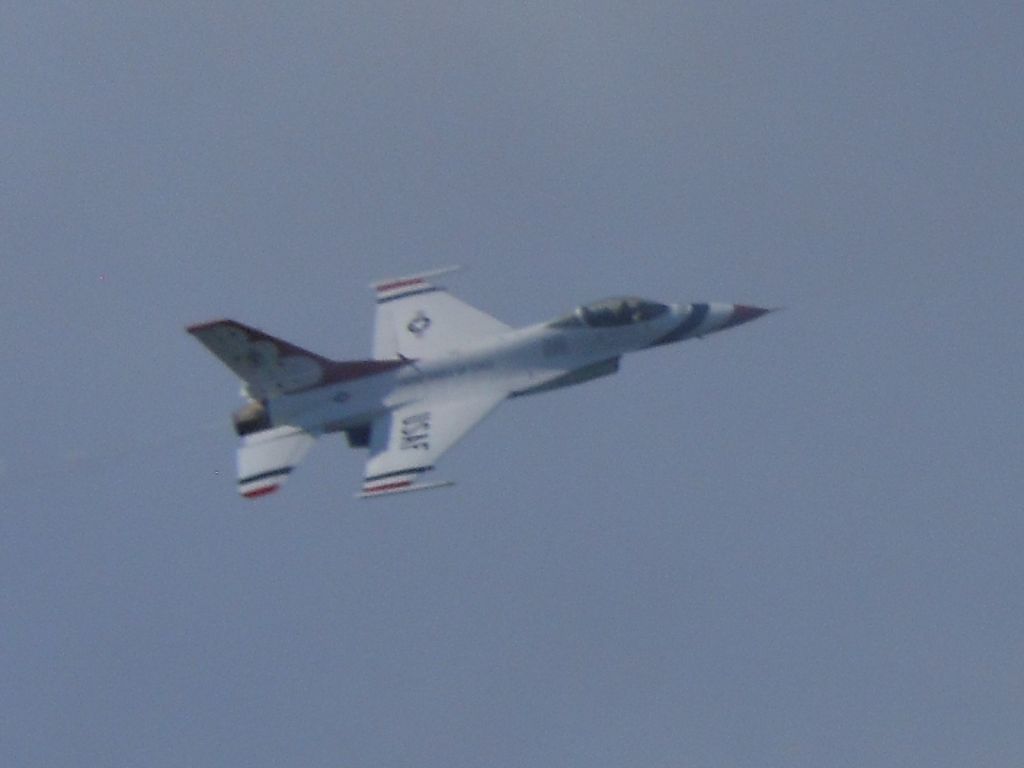 Lockheed F-16 Fighting Falcon —