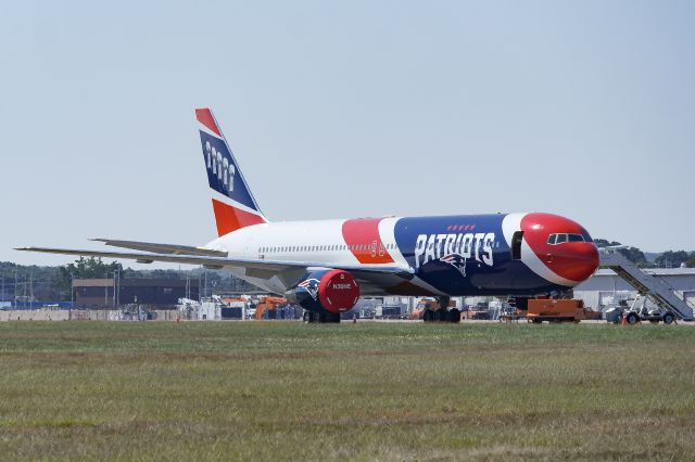 BOEING 767-300 (N36NE)