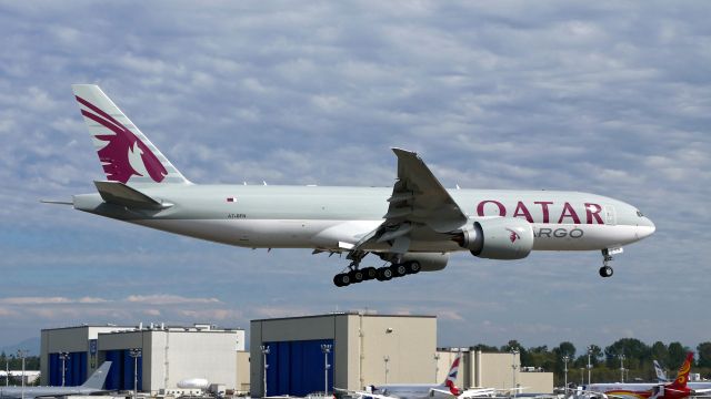Boeing 777-200 (A7-BFN) - BOE209 on short final to Rwy 16R to complete a C1 flight on 9.7.18. (ln 1566 / cn 62771). 