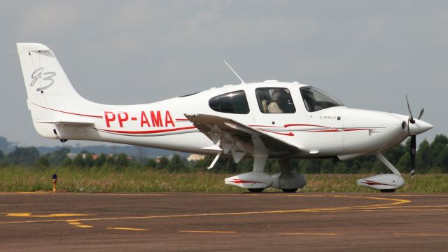 Cirrus SR-22 (PP-AMA)