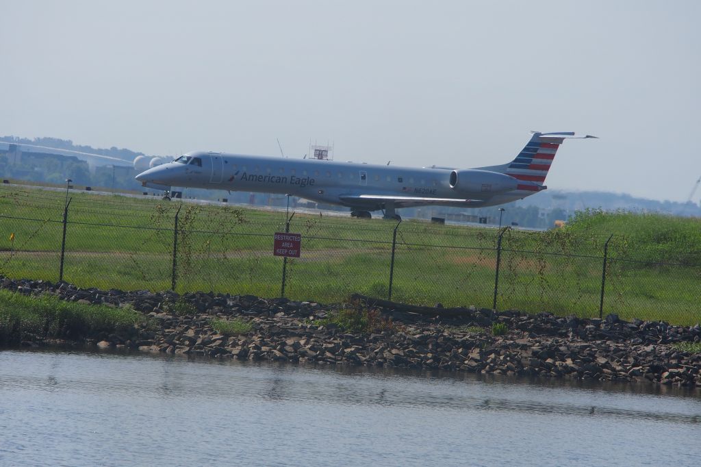 Embraer ERJ-145 (N620AE)