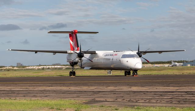 de Havilland Dash 8-400 (VH-QOP)