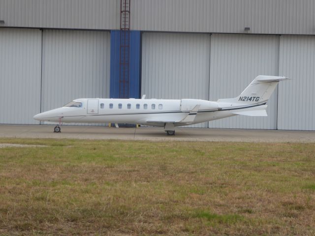 Learjet 45 (N214TG)