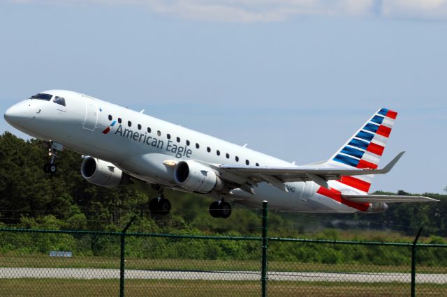 Embraer ERJ 175 (N104HQ) - Newest carrier to service HYA. American Eagle (Republic Airways) doing its service to LGA. 