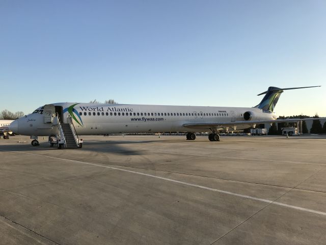 McDonnell Douglas MD-83 (N804WA) - Just brought in the Louisville Men’s Basketball team.