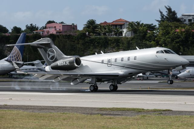 Bombardier Challenger 300 (N334JE)