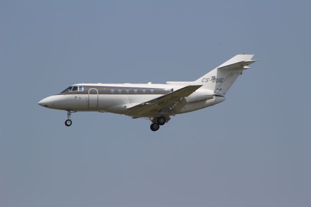 Hawker 800 (CS-DUG)