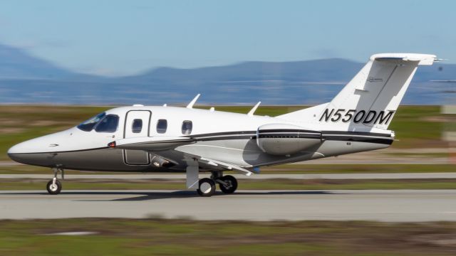 Embraer Legacy 550 (N550DM)