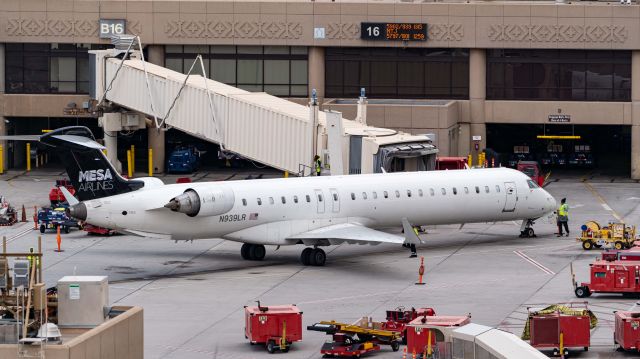Canadair Regional Jet CRJ-900 (N939LR) - 12/28/21