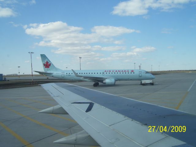 Embraer ERJ-190 (C-FNAJ)