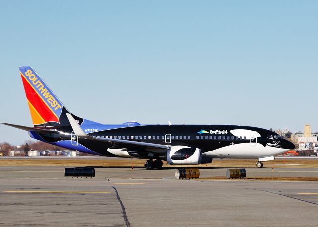 Boeing 737-700 (N713SW) - Sea World and SW on FlightAware.Com !