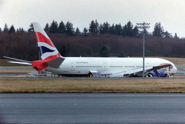 Boeing 777-200 (G-YMME) - KPAE - April 2000 I was in the Everett area visiting relatives and I always cruised Boeing Everett and always something new I'd never seen before. This 777-200 brand new and may not have been on its first flight yet. online records indicate F/F was April 5th, 2000. Cn30306 Ln 275 this photo may have been taken in the last week of March 2000.