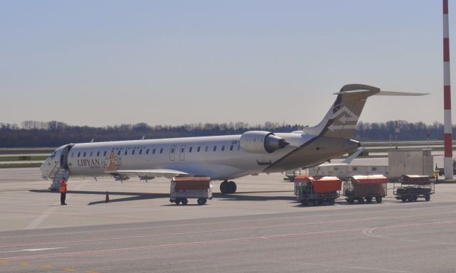 Canadair Regional Jet CRJ-900 (5A-LAE) - Libyan Airlines Canadair CL-600-2D24 Regional Jet CRJ-900ER 5A-LAE in Milan Malpensa