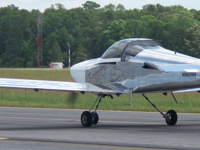 N907SH — - Taxiing on alpha to parking.