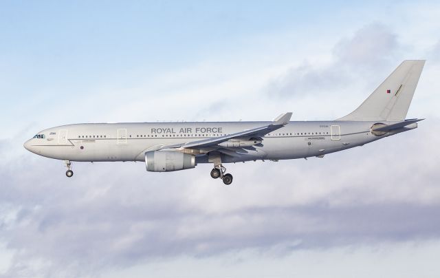 Airbus A330-200 (ZZ-338)