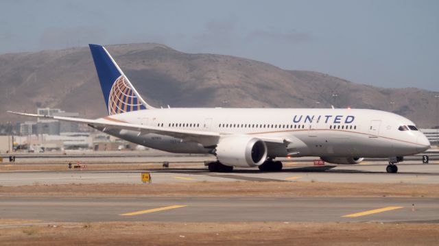 Boeing 787-8 (N27903)