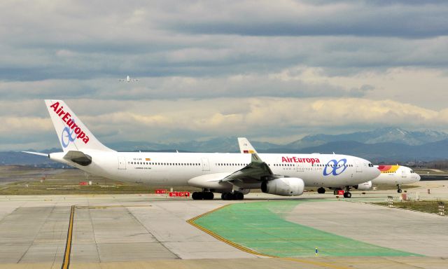 Airbus A330-300 (EC-LXR) - Air Europa Airbus A330-343 EC-LXR in Madrid - Barajas 