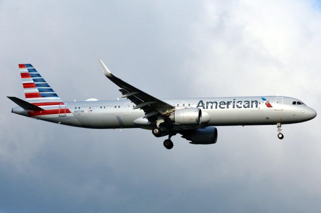 Airbus A321neo (N417AN) - American 167 from Los Angles 