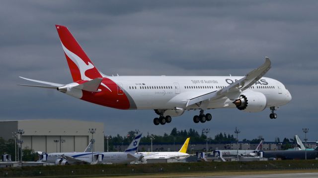 Boeing 787-9 Dreamliner (VH-ZNE) - BOE273 on short final to Rwy 16R to complete a B1 flight on 6.21.18. (ln 724 / cn 63391).