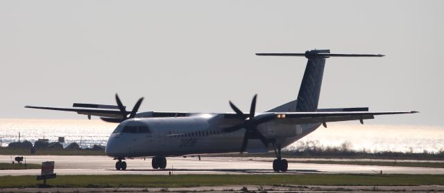 de Havilland Dash 8-400 (C-GLQH)