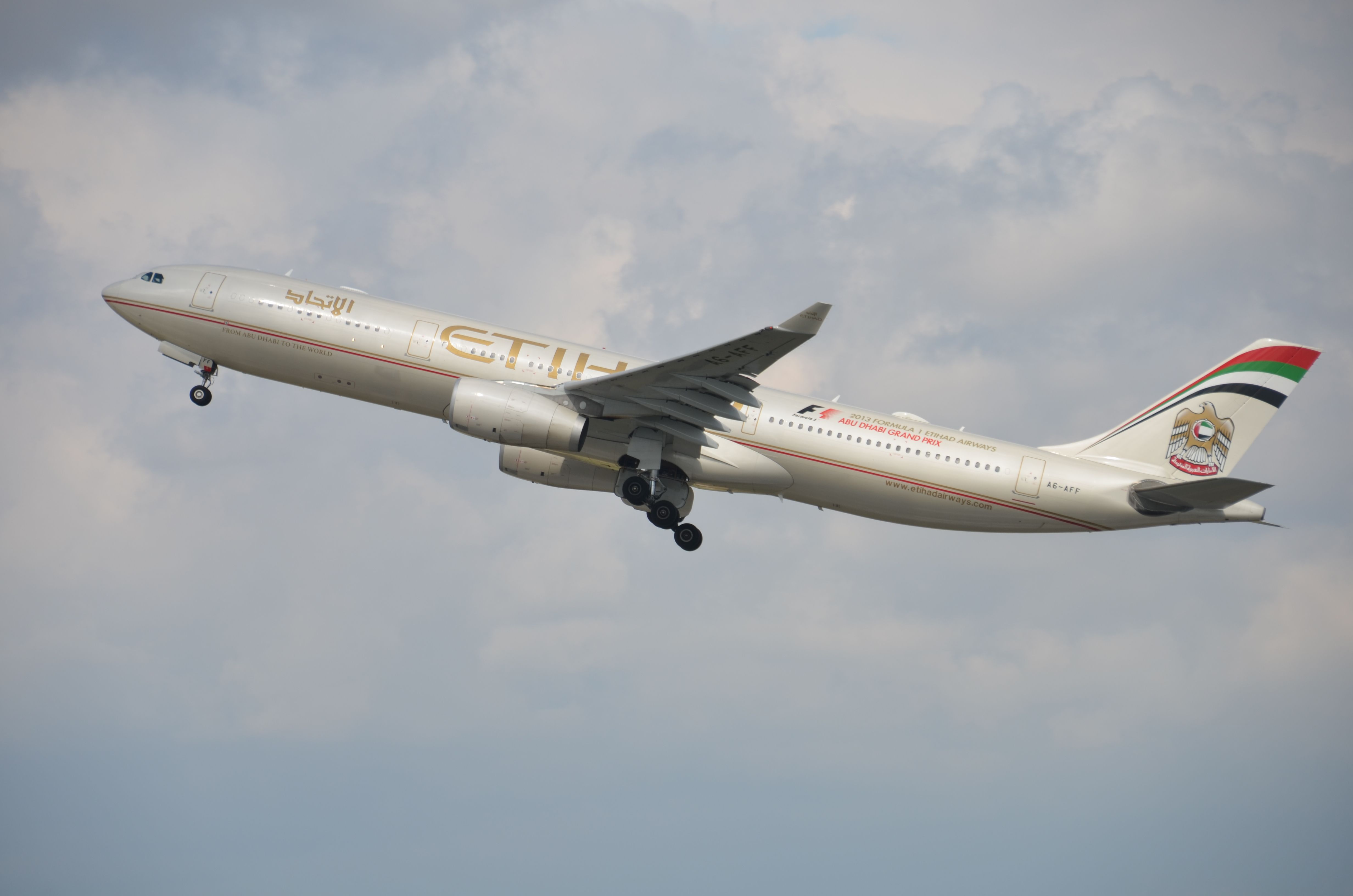 Airbus A330-300 (A6-AFF)