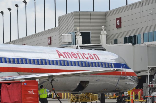 McDonnell Douglas MD-80 (N965TW) - Lovley picture of one of the last american md-80s to come to xna