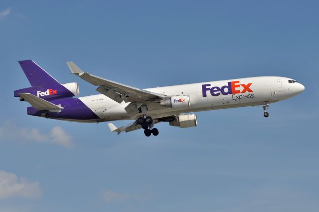 Boeing MD-11 (N624FE) - On final for 23-L on 06-12-21