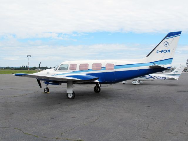 Piper Navajo (C-FCAR)