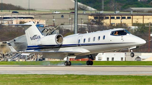 Learjet 60 (N454AN) - 22 arrival.