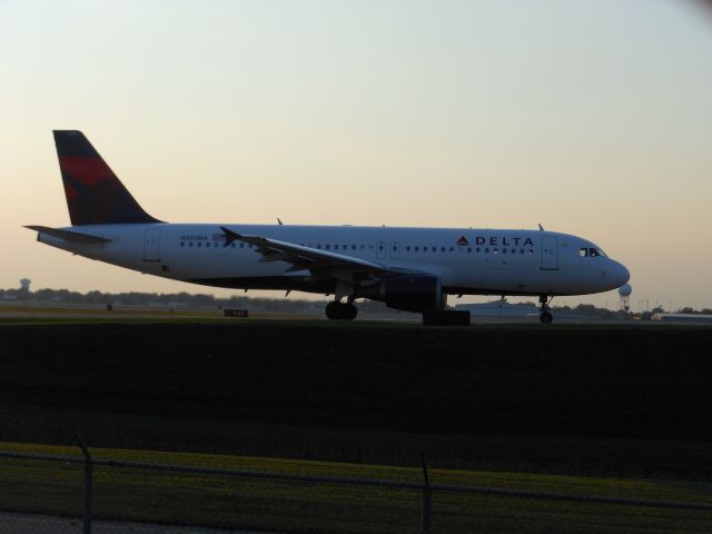 Airbus A320 (N350NA)